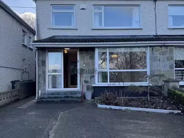5 Vale View Avenue, Cabinteely, Dublin 18 is for rent
