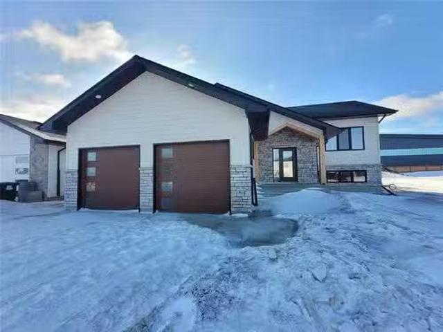 5 Wild Plum Lane, Steinbach, MB, R5G 2Z1 house for sale Lis.