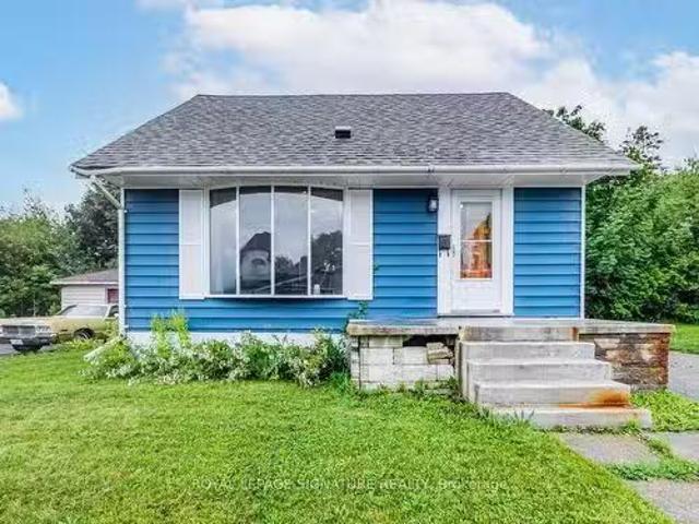 5 Woodhouse Cres, Ajax, ON, L1S 2N5 house for sale Listing.