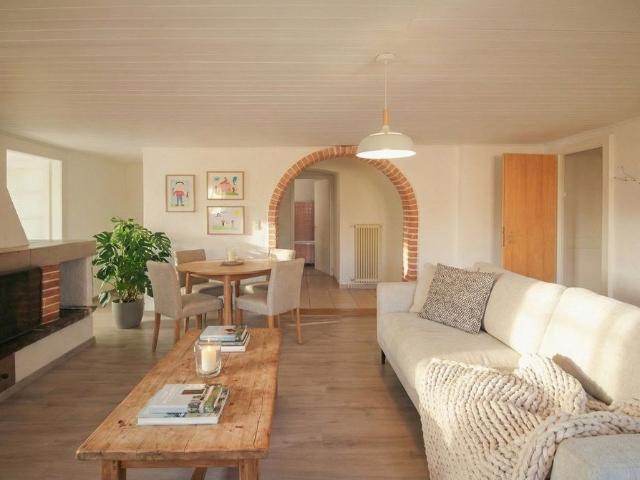5 Zimmer, 120 m², 2. Stock
