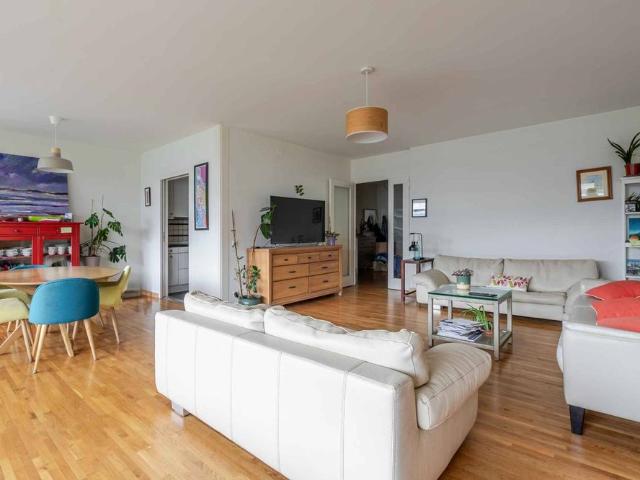 5 Zimmer, 140 m², 6. Stock