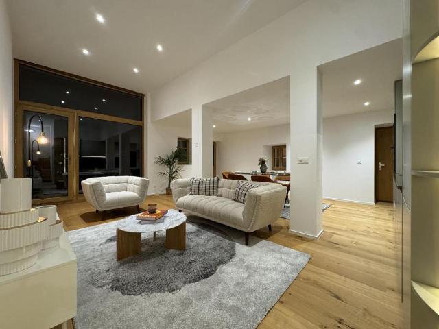 5 Zimmer, 162 m²