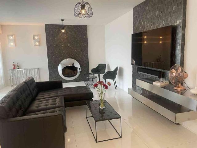 5 Zimmer, 177 m²