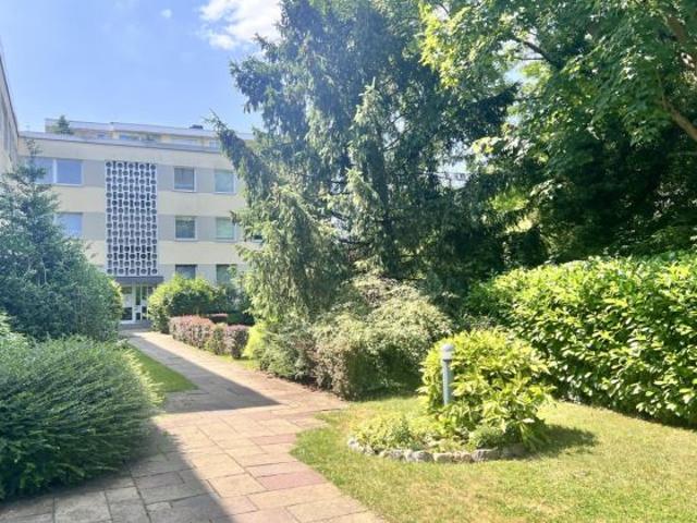 5 Zimmer Wohnung mit 2 Balkonen in ruhiger Lage