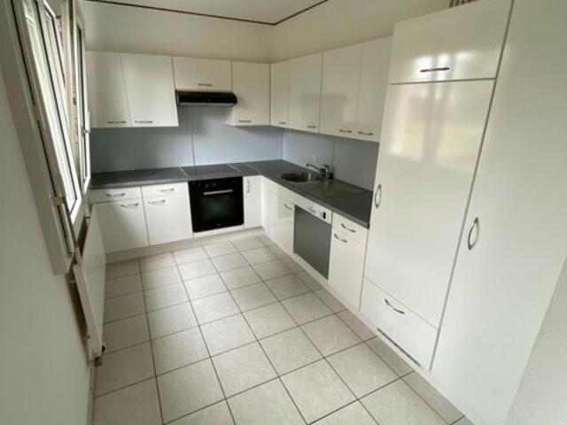 5 Zimmer Wohnung im ersten Stock