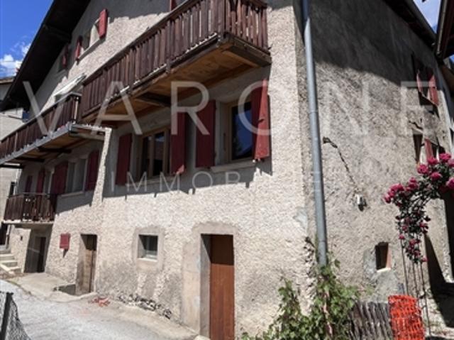 5 Zimmer Dorfhaus mit Scheune Stall