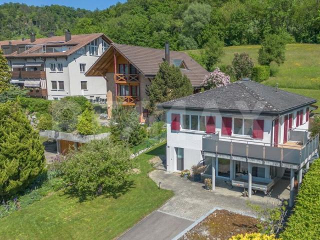 5 Zimmer Einfamilienhaus mit gedeckter Pergola und Wintergarten