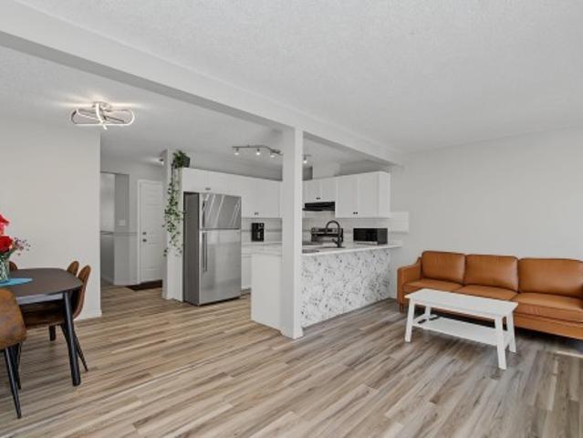 5 14603 Miller Boulevard, Edmonton, AB, T5Y 3B6 duplex for sale | Listing ID E4498 | Royal LePage