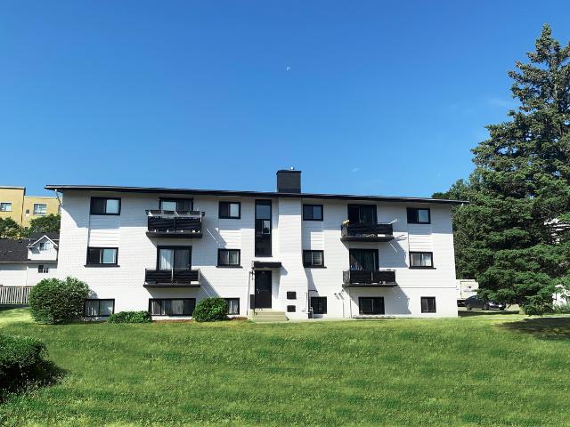 5 19 Amos Avenue & 340 358 Erb Street West 2 Bedroom Apartment for Rent at 1 Amos Ave && 337 Erb St W, Waterloo, ON N2L None Maple Hills