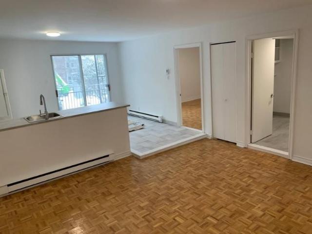 5 1/2 Montréal Centre Sud 2 150 $/mois