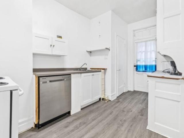 5 1/2 Montréal Côte des Neiges 2 100 $/mois