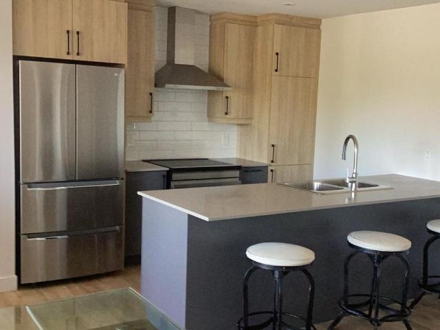 5 1/2 a louer pointe des cascades appartement