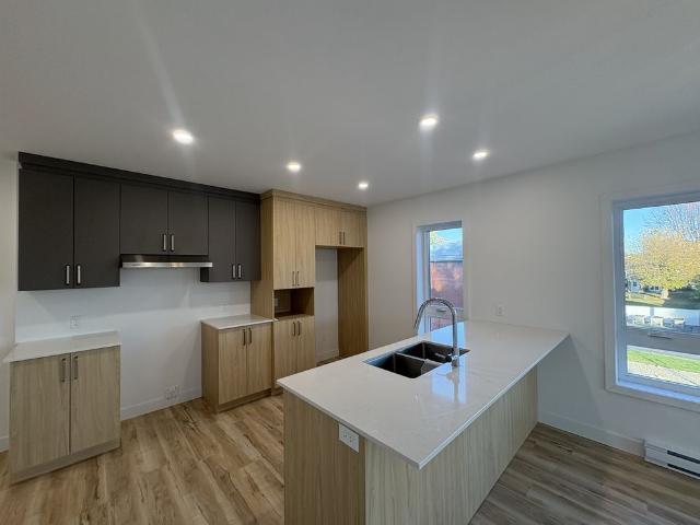 5 1/2 Acton Vale