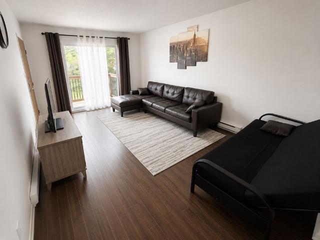 5 1/2 Disponible MAINTENANT