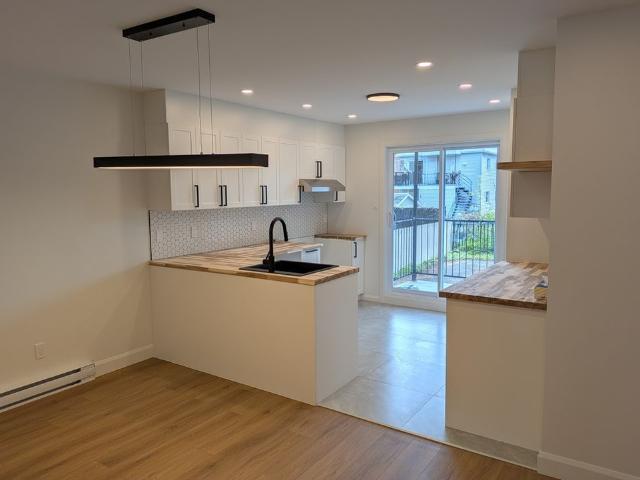 5 1/2 LONGUEUIL