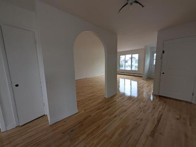 5 1/2 RÉNOVÉ St Léonard
