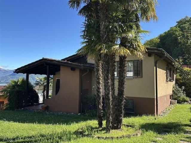 5 1/2 Zimmer Villetta an sehr ruhiger Seeblicklage / villetta di 5 1/2 locali molto tranquilla con vista lago