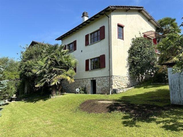 5 1/2 Zimmer Villetta mit Garten und Baulandreserve an sehr ruhiger, sonniger Aussichtslage / 5 1/2 Zimmer Villetta mit Garten