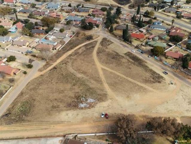 5 200 m² Land available in Emalahleni Witbank Ext 10