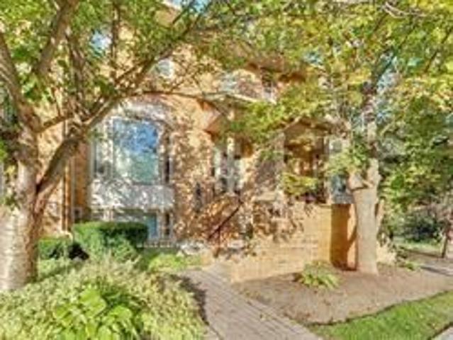 5 3589 Kariya Drive, Mississauga | 2+1Beds/4Bath, Townhouse, $4,500/mo | Condos. Ca