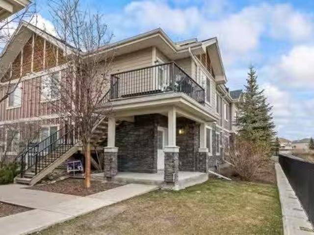 5 35 West Coach Manor Sw, Calgary, AB, T3H 1R7 townhouse for.