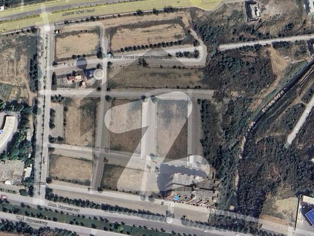 5.33M Pair Plot Best Location Business Square Comm DHA 5 for sale