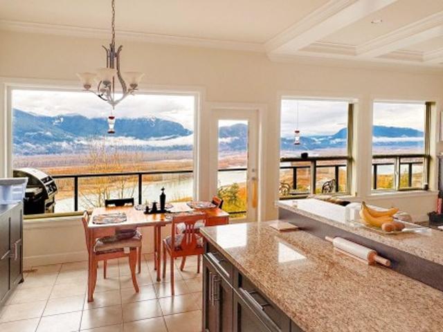 5 43462 Alameda Drive, Chilliwack, BC, V2R 0M3 Single Family Property For Sale | Listing ID R3116 | Royal LePage