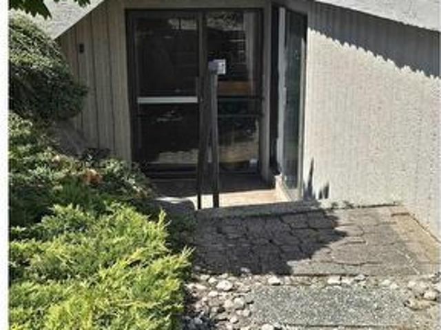 5 5477 Wharf Avenue, Sechelt, BC, V7Z 0H5 commercial for lease | Listing ID C8080 | Royal LePage