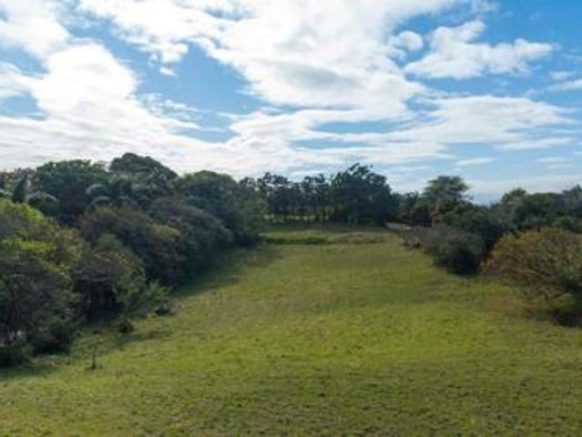 5 590 m² Land available in Salt Rock