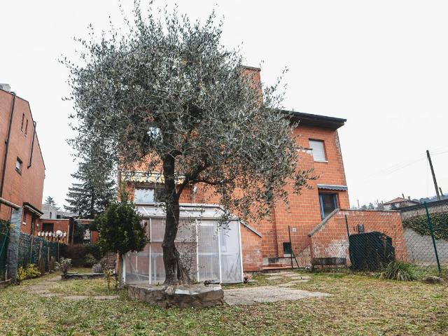 5.5 Camera Casa bifamiliare