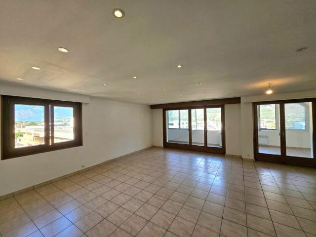 5.5 room apartment in the center of Saxon