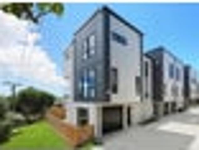 5.5% Yield Freehold Investment Walk To Ikea!