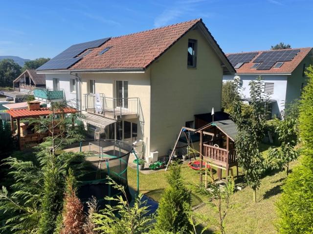 5.5 Zi. Doppeleinfamilienhaus mit Garten