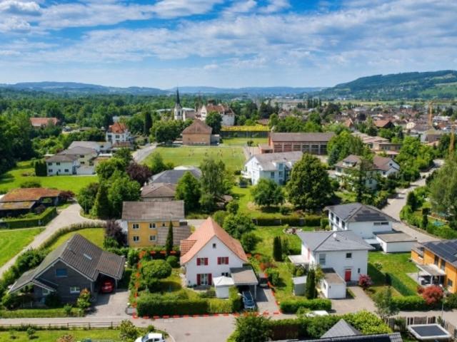 5.5 Zi. EFH mit grossem Garten und Carport in Bürglen