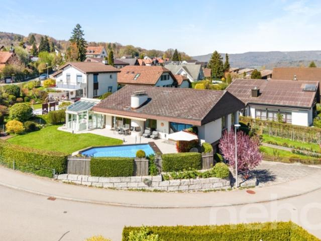5.5 Zi. Familienparadies mit Pool, grossem Garten und Privatsphäre