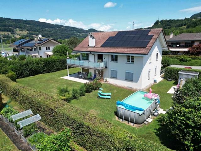5,5 Zimmer Duplex Penthouse mit Garten, Pool und Bergblick