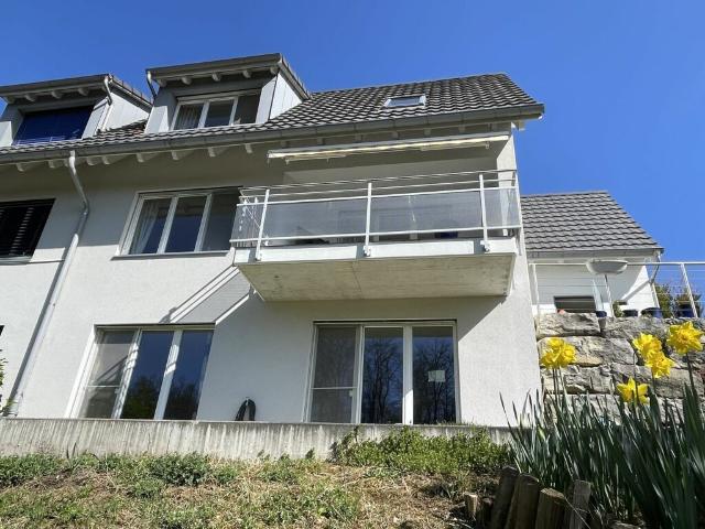 5.5 Zimmer Doppeleinfamilienhaus mit Balkon, Carport