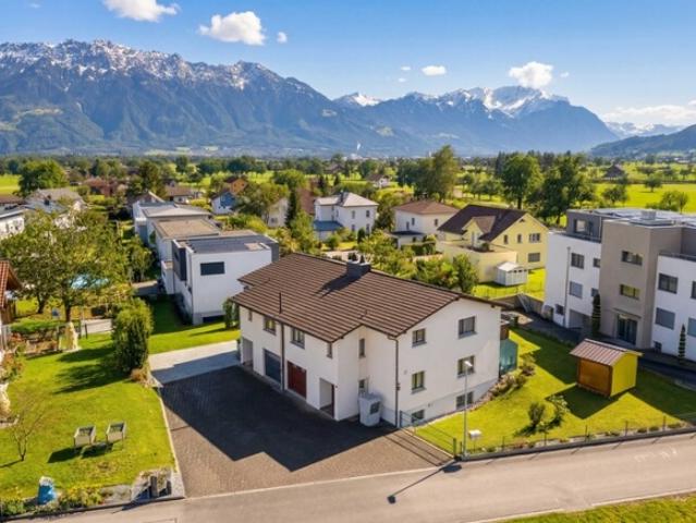 5.5 ZIMMER DOPPELEINFAMILIENHAUS MIT BERGBLICK