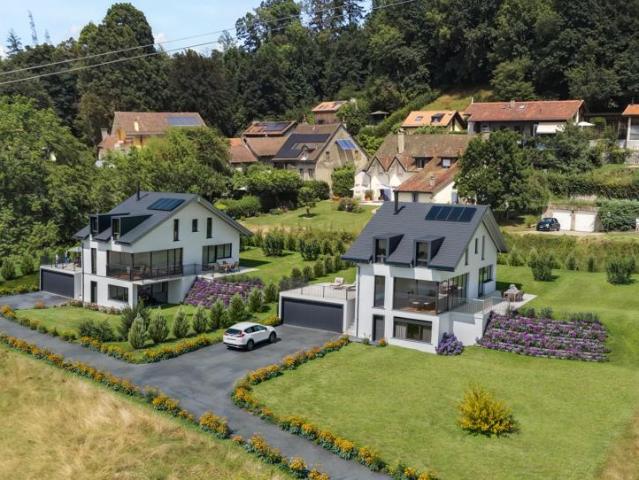 5.5 ZIMMER FREISTEHENDE VILLA IN JOUXTENS MEZERY