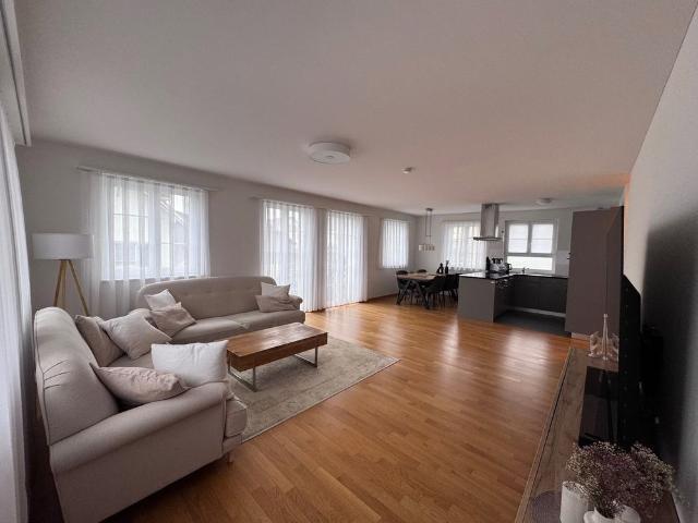 5.5 Zimmer, 143 m², 1. Stock