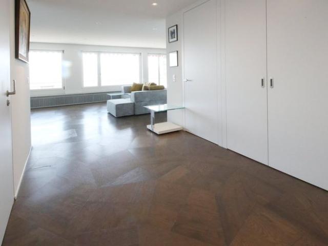 5.5 Zimmer, 145 m², 2. Stock