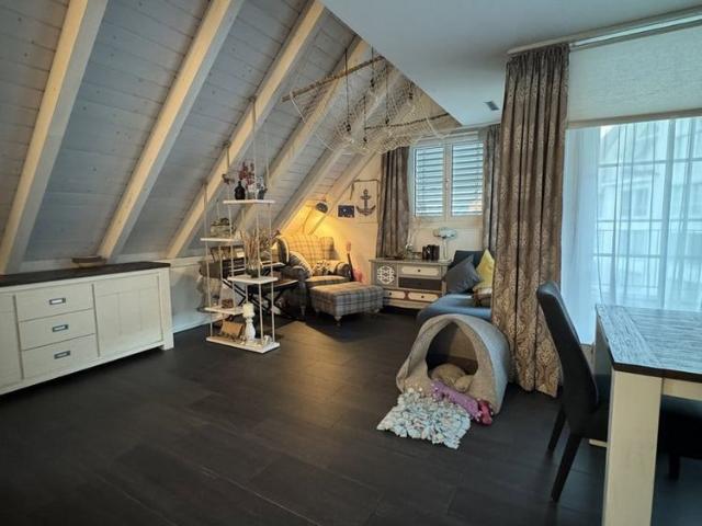 5.5 Zimmer, 154 m², 3. Stock