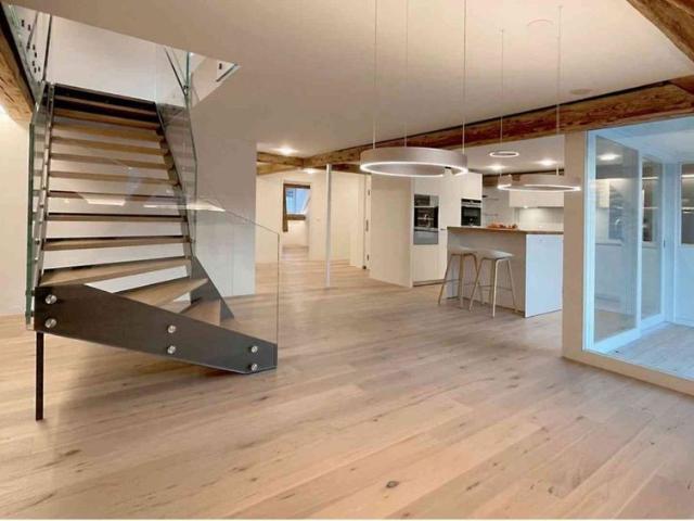 5.5 Zimmer, 175 m², 3. Stock