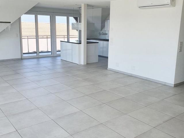5.5 Zimmer, 180 m², 1. Stock