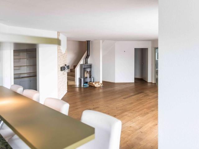 5.5 Zimmer, 180 m², 2. Stock