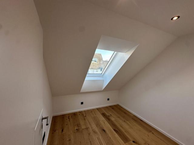 5.5 Zimmer, 185 m², 2. Stock