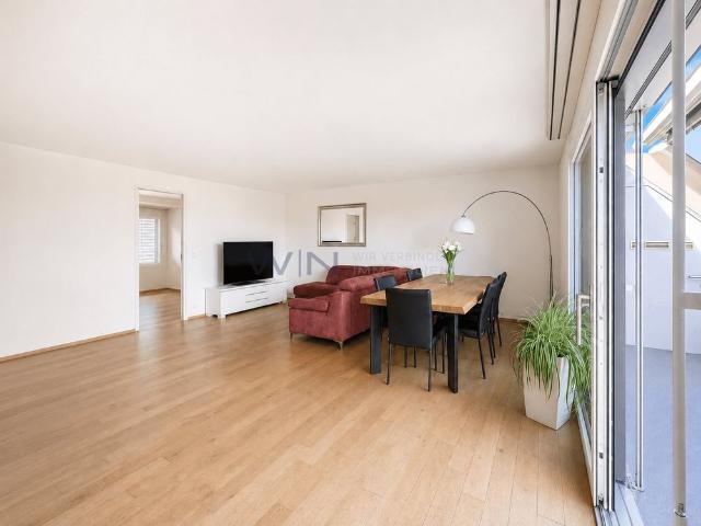 5.5 Zimmer, 189 m², 2. Stock