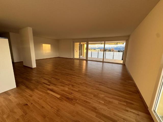 5.5 Zimmer, 190 m², 1. Stock