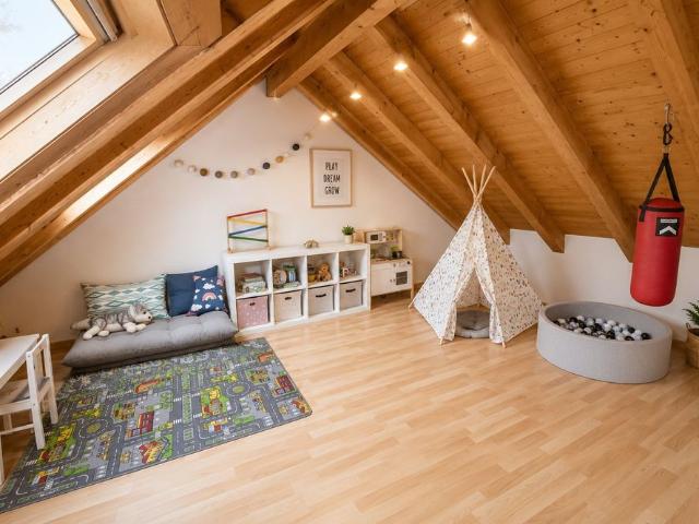 5.5 Zimmer, 120 m², 1. Stock