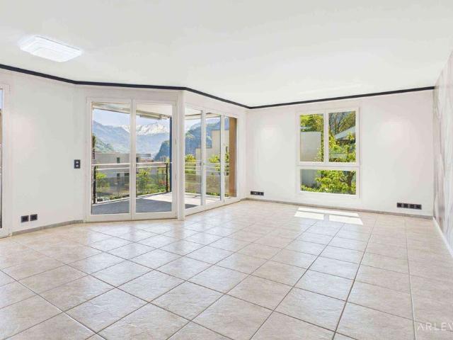 5.5 Zimmer, 138 m², 2. Stock